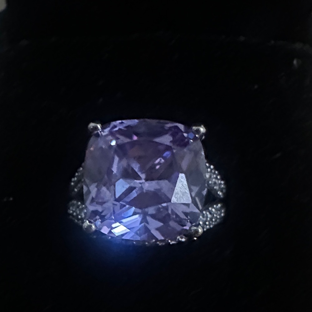 Elegant Silver and Purple Gemstone Ring - Picture 7 of 7